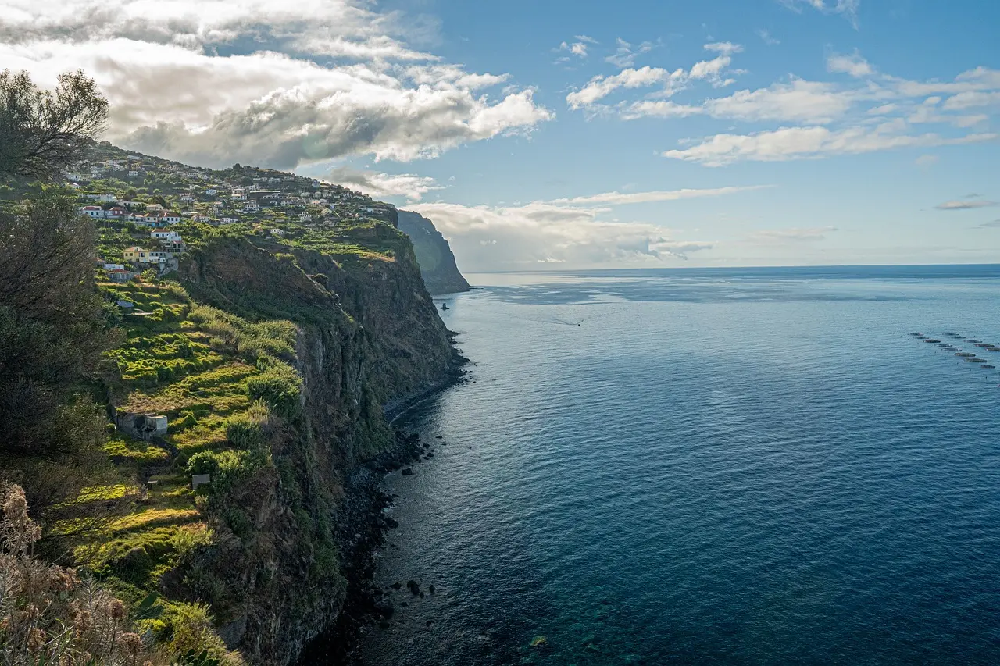 Wakacje na Maderze - czy warto wybrać ten kierunek turystyczny?